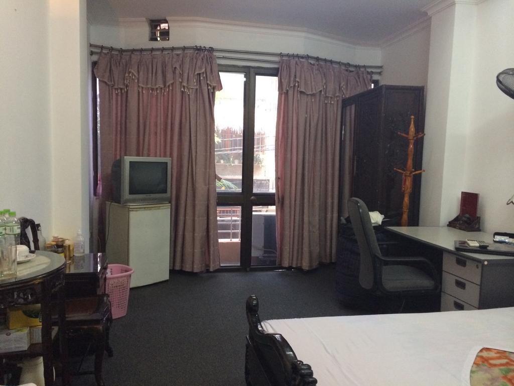 Ngoc Linh Hotel Hanói Quarto foto